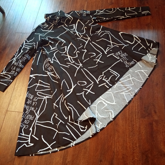 Comfy USA Jackets & Blazers - Comfy designer B&W tunic/jacket. Size S